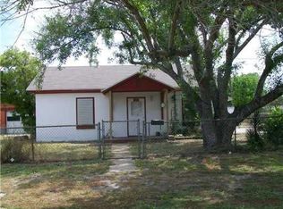 223 W McClung Ave, Aransas Pass, TX 78336