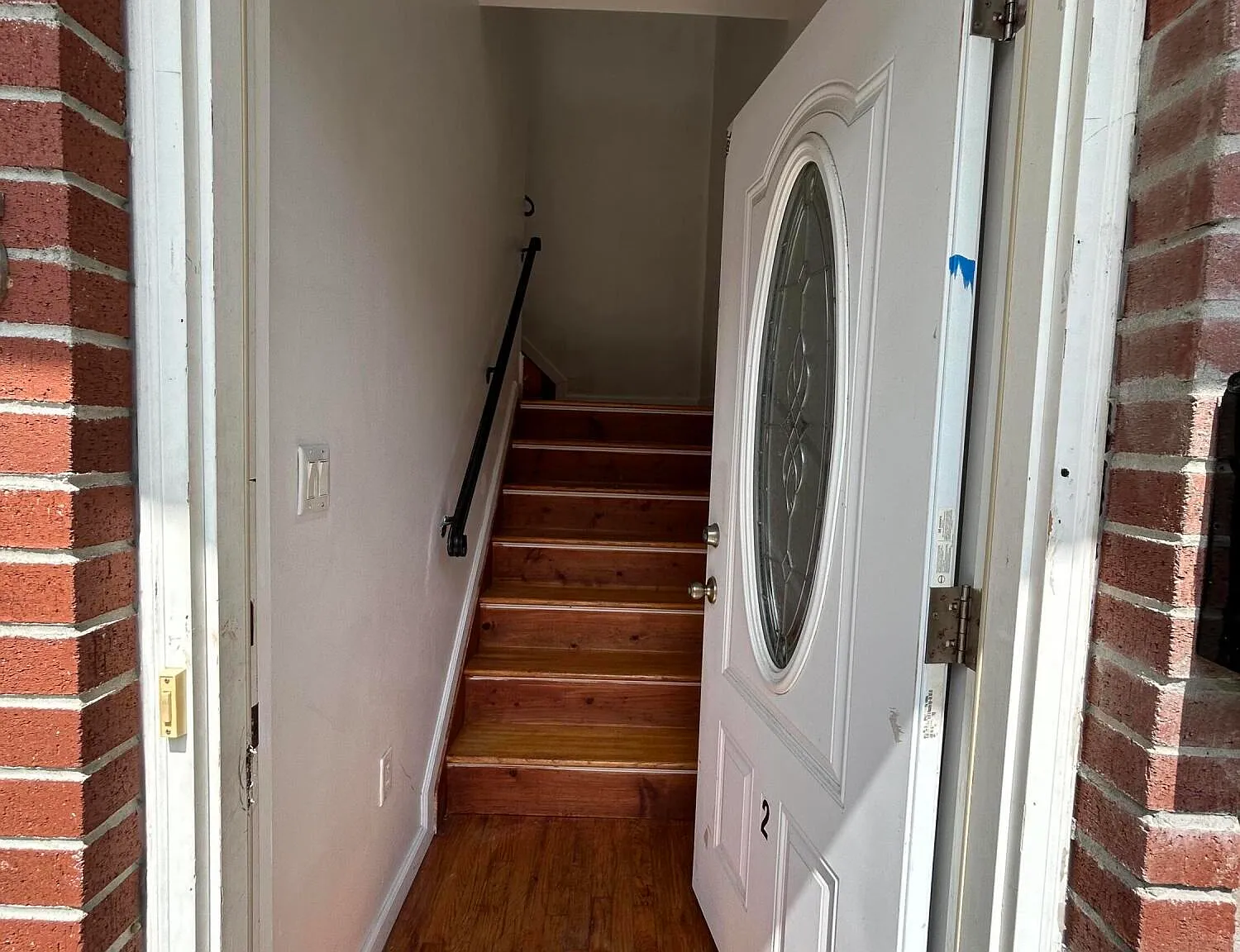 3 bed, 2.0 bath, 2200 sqft, $3,800 — Photo 2