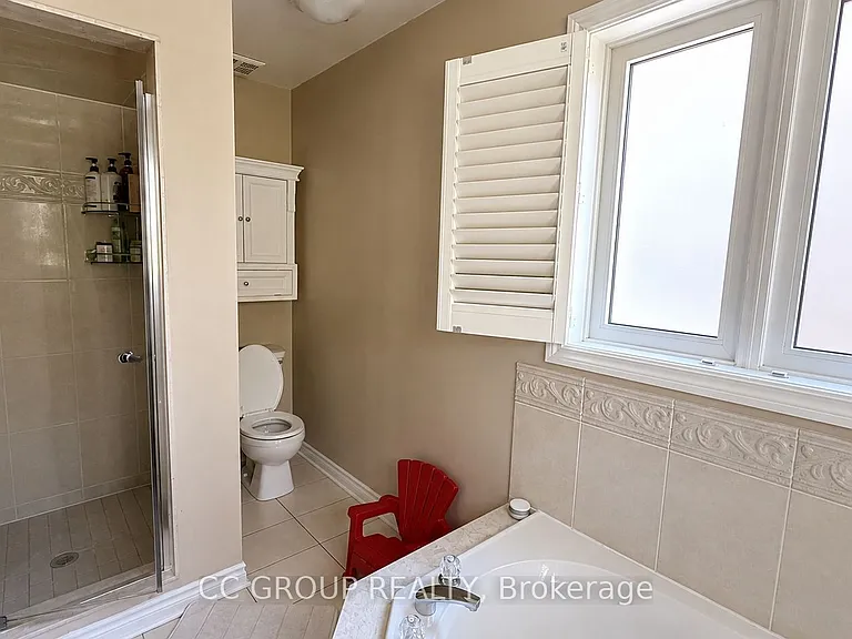 91 Whitburn St — Photo 18