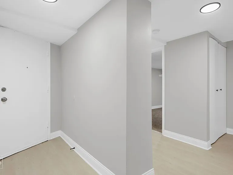5051 S Forrestville — Photo 30