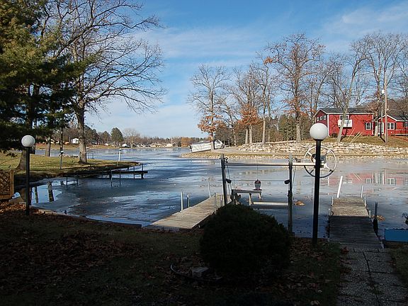 3rd image of 11108 Oakwood Dr