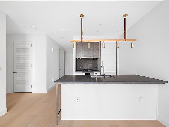 4th image of 11 Hoyt St #10G