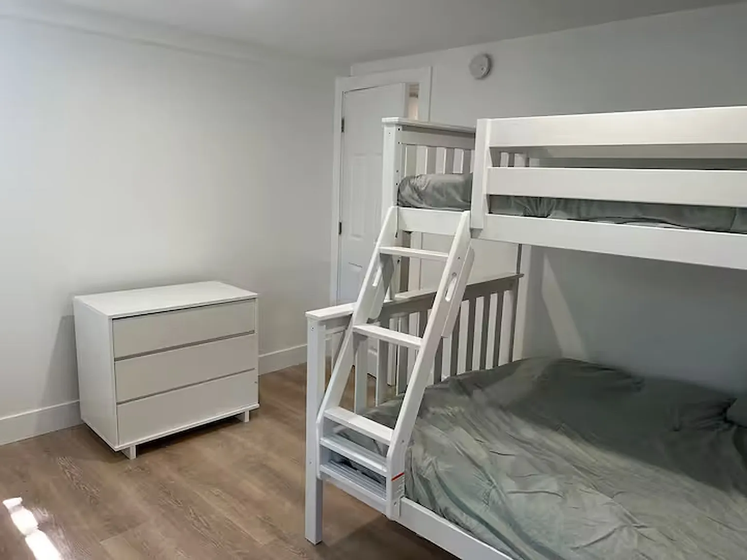 2 bed, $2,000 — Photo 4