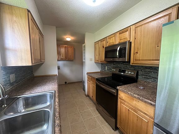 5th image of 505 E Camelot St