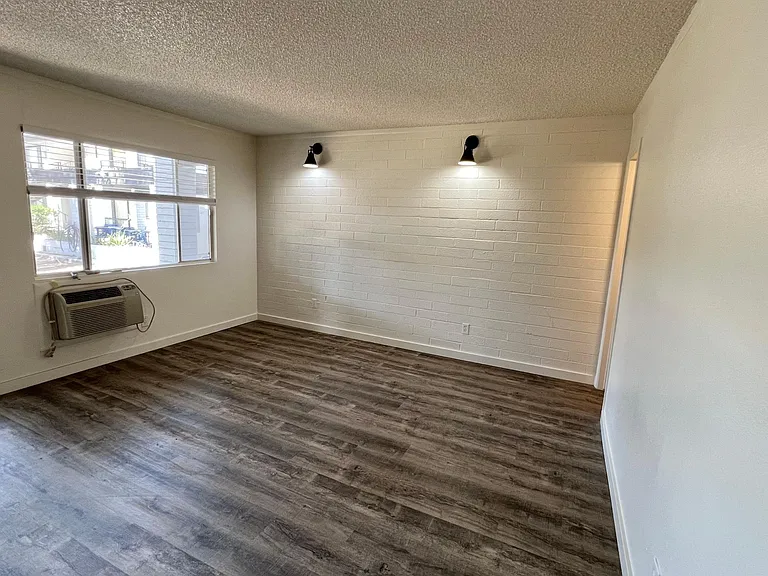 South Edge — Photo 35