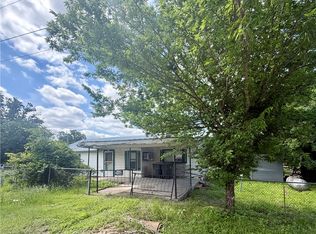 808 W Boundary St, Giddings, TX 78942