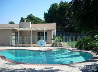 855 Rosemary Ln, Vista, CA 92081