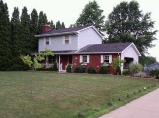 9220 Middle Rd, Girard, PA 16417