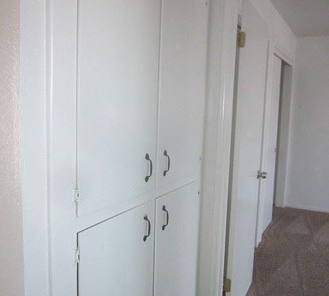 2nd image of 534 E Myrtle Ave