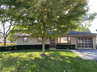 4221 W Shore Dr, McHenry, IL 60050