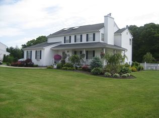 3 Badger Rd, Manorville, NY 11949