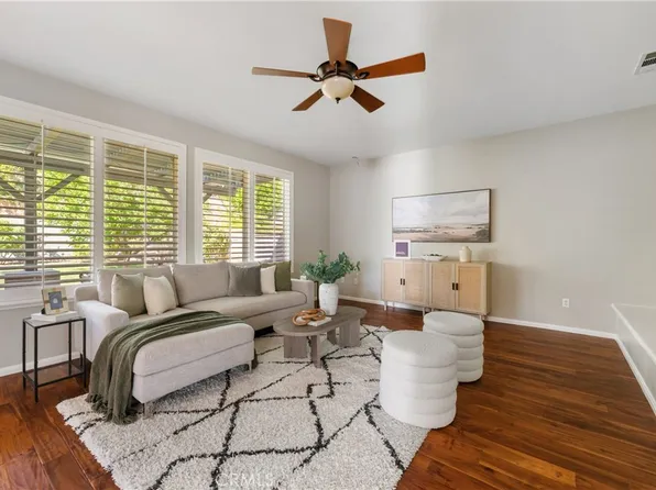 22229 Evening Star Ct, Saugus, CA 91390