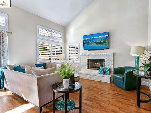 4th image of 5794 Woodland Ct