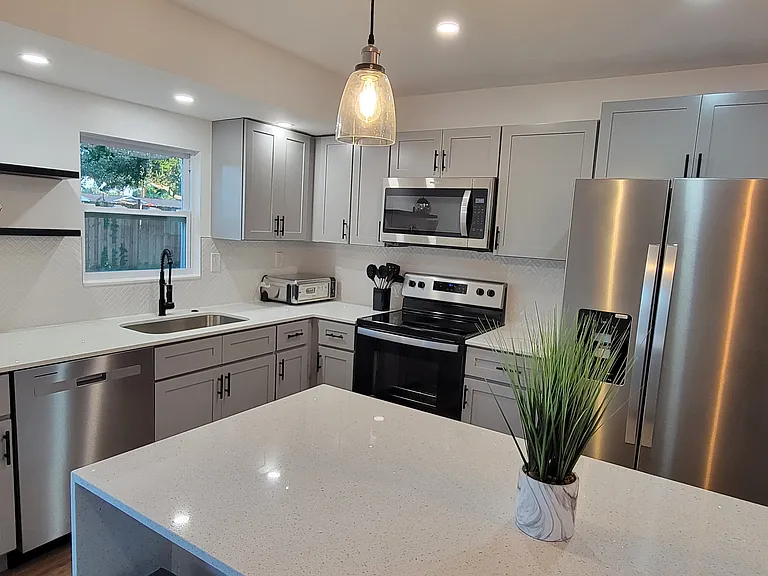 3407 Oxford Dr W — Photo 13