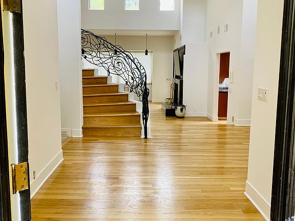 3rd image of 4156 Vicasa Dr