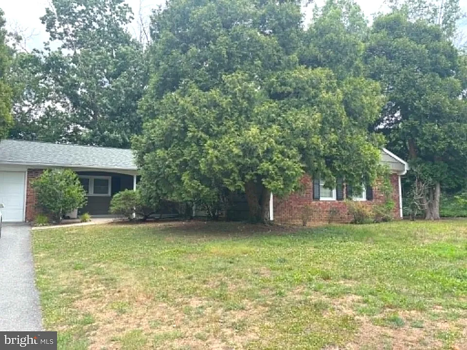 2207 Hyson Pl