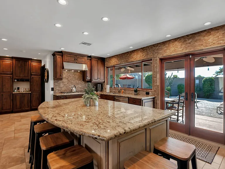 8631 E Berridge Ln — Photo 11