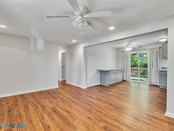 5th image of 8993 River Rd