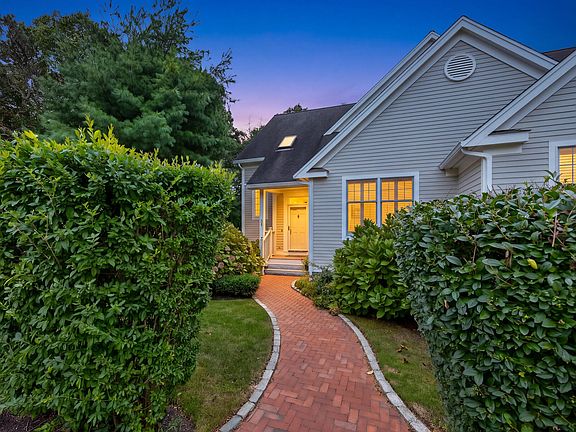 2nd image of 31 Quinns Way