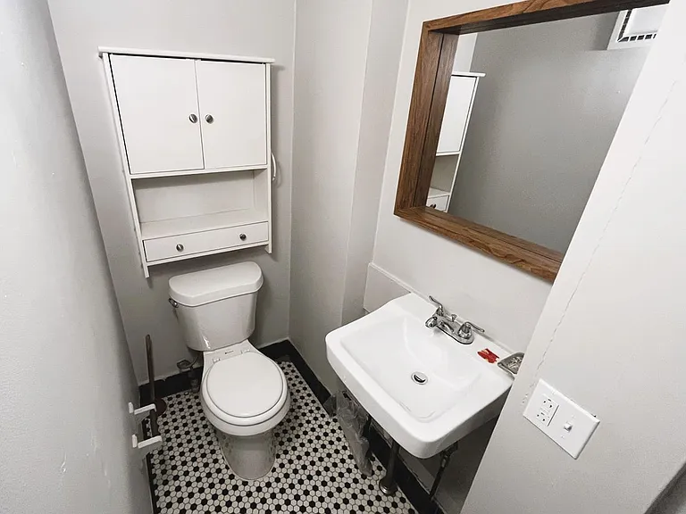 32 Tracy St — Photo 15