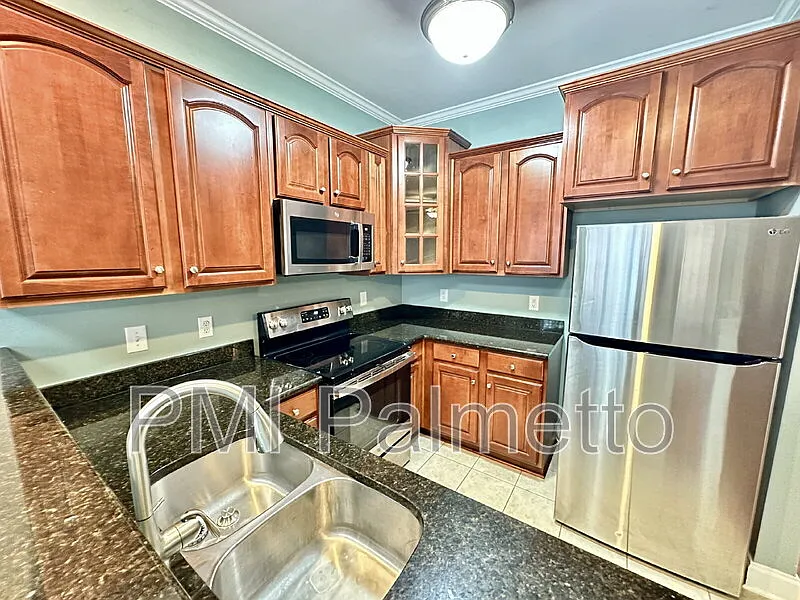 3 bed, 2.5 bath, 1663 sqft, $1,900 — Photo 4
