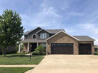 700 Westminster Dr, Washington, IL 61571