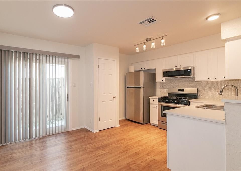 1st image of 10604 Lanshire Dr #B