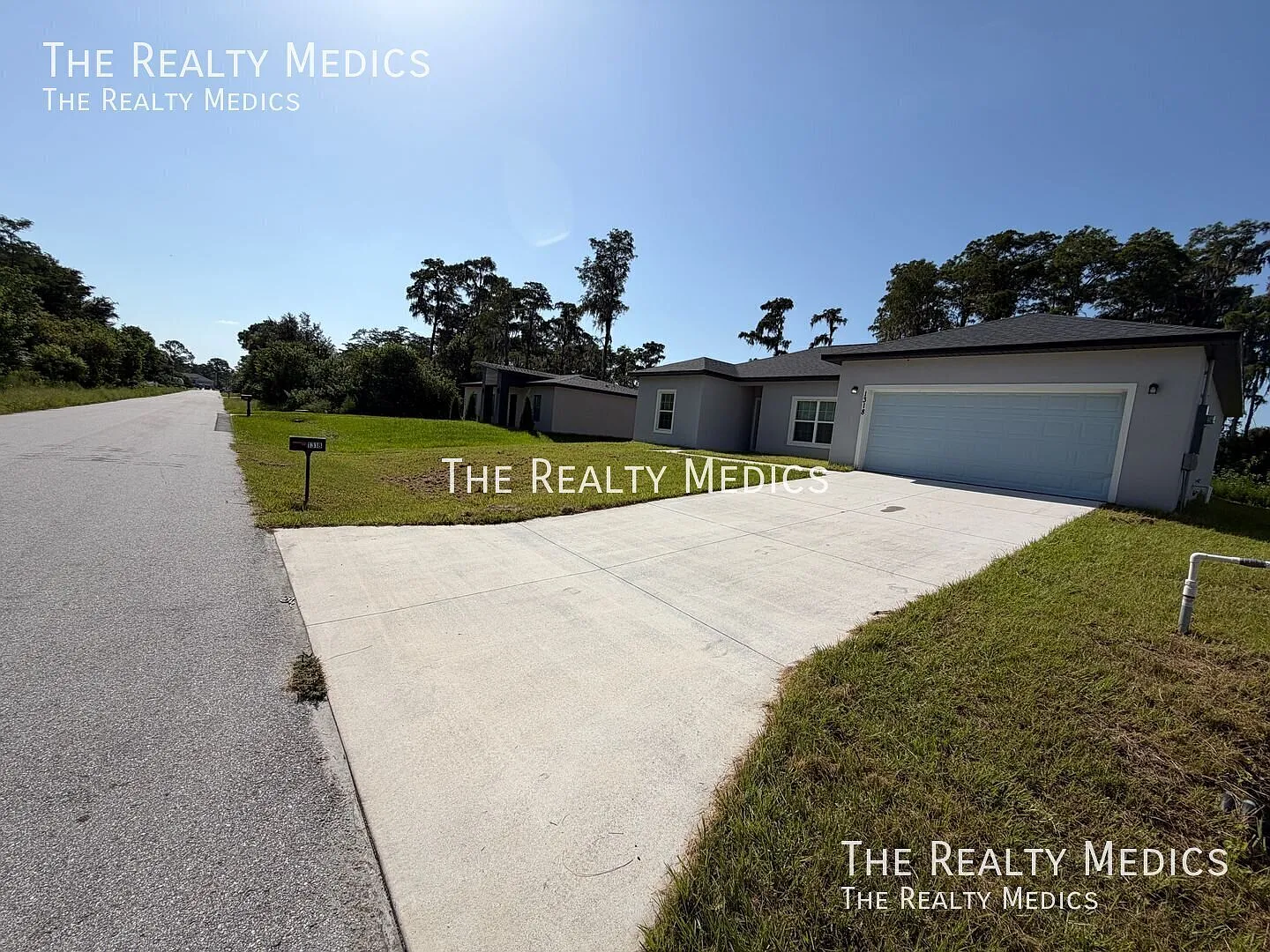 Stunning 3 Bedroom / 2 Bath Home In Palm Bay! Available Now — Photo 4