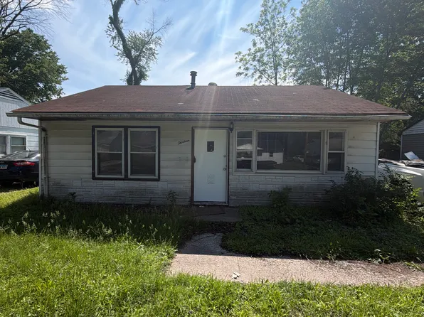 13 Marilyn Ln, Cahokia, IL 62206