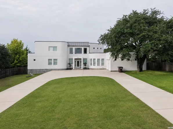 910 Silent Hollow, San Antonio, TX 78260