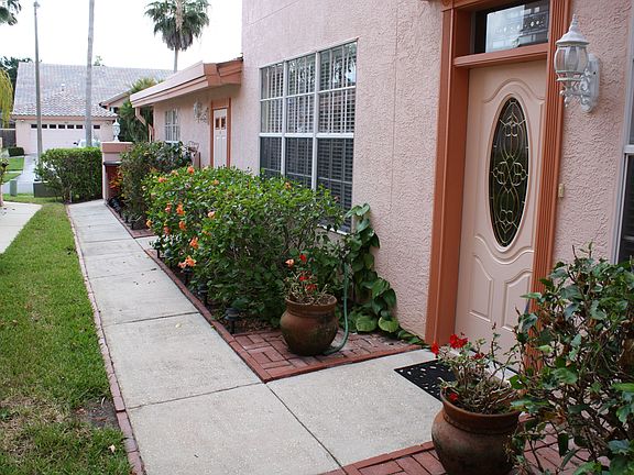 2nd image of 1666 Arabian Ln