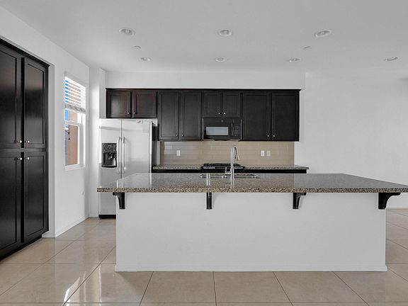4th image of 5432 San Roberto #A