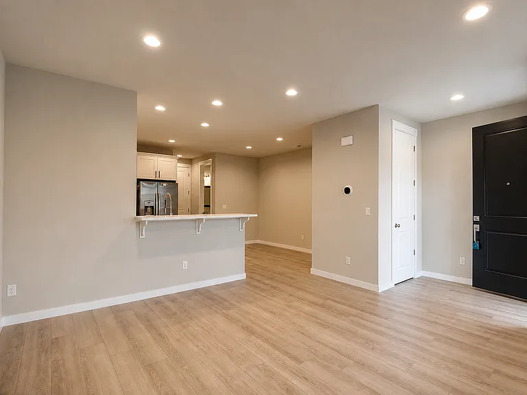 18426 NE 46th Pl — Photo 7