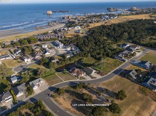 2745 Lincoln Ave, Bandon, OR 97411