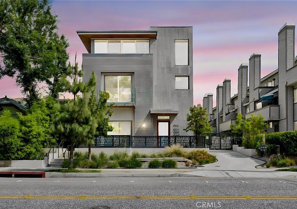 1st image of 941 E California Blvd #1