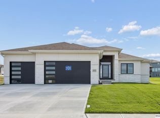 6227 N 210th St, Elkhorn, NE 68022