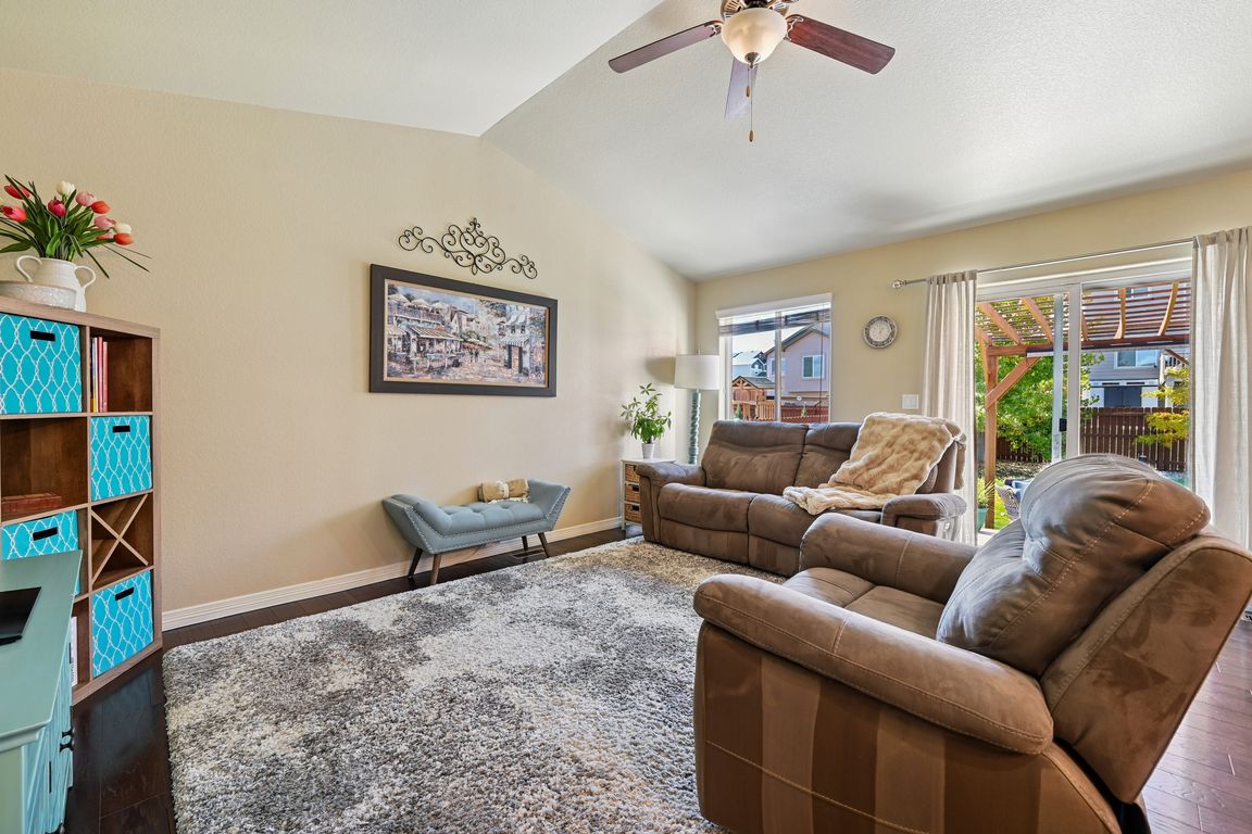 next background image