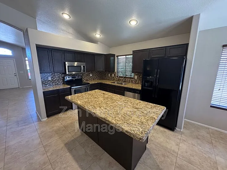 5913 W Mercury Way — Photo 6
