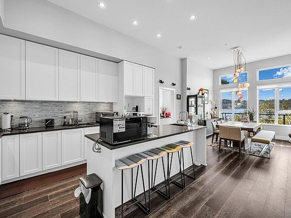 4th image of 3881 Cates Landing Way