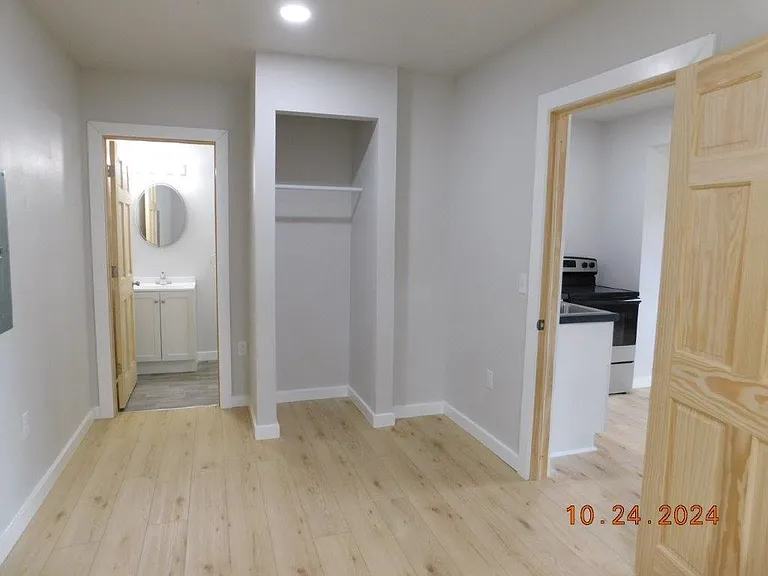 204 S Chestnut St #1 — Photo 8