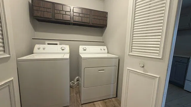 2 bed, 769 sqft, $885 — Photo 2