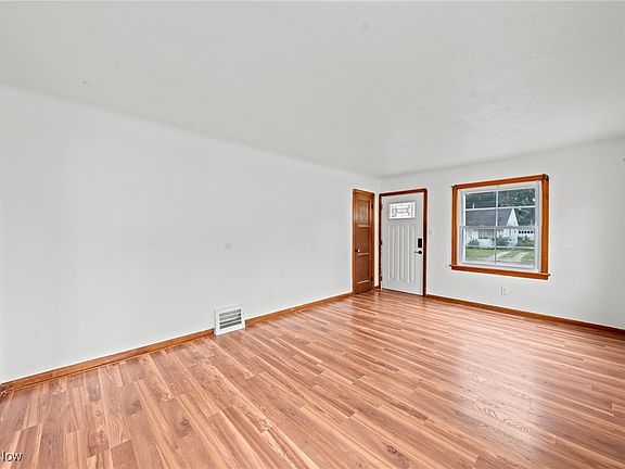 5th image of 11906 Longmead Ave