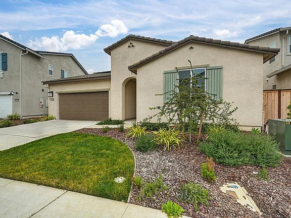 3rd image of 8183 Lavigne Cir
