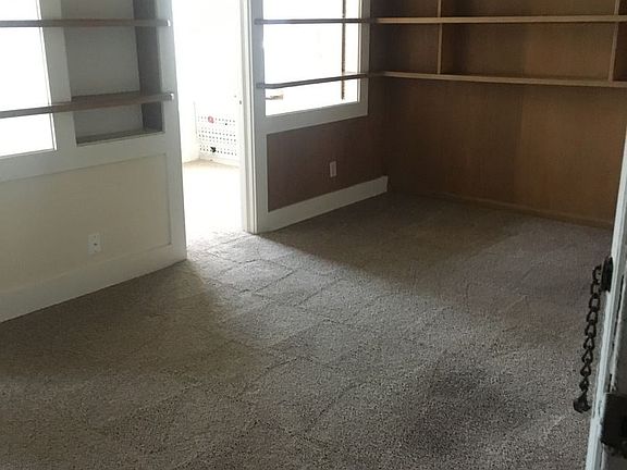 5th image of 3706 Jones St APT 06