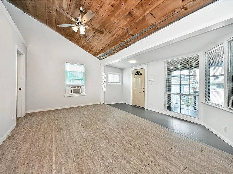 814 Broadway St #A — Photo 7