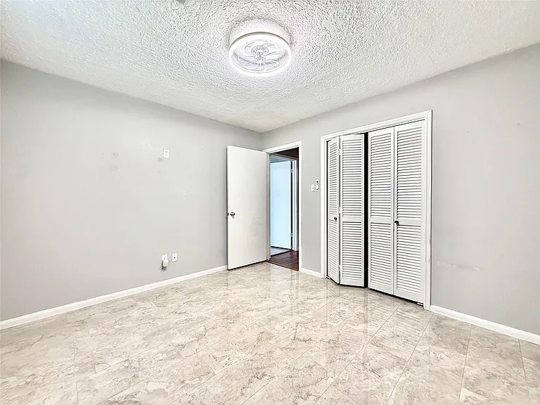 9002 Sabastian Dr — Photo 14