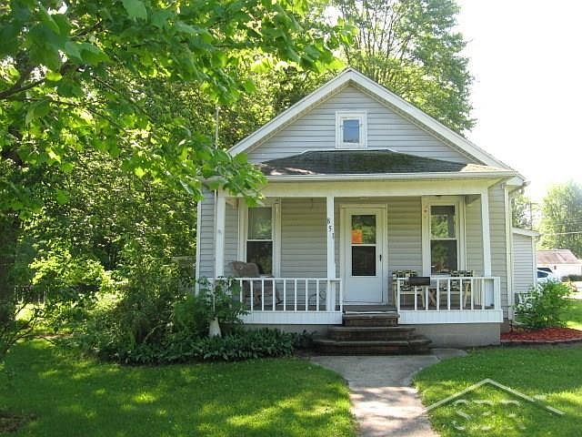 1st image of 851 W Belle Ave