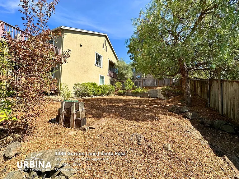 1386 Gordon Ln — Photo 36