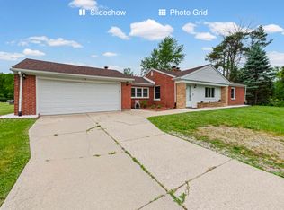 4165 Crooks Rd, Troy, MI 48098
