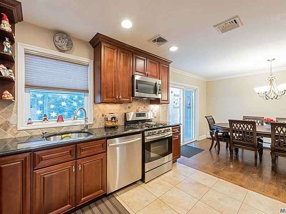 5th image of 309 Charles Ave